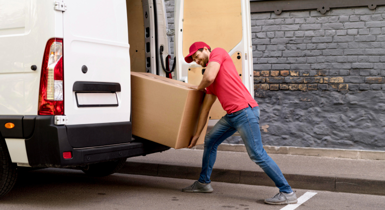 Van Loading (10)