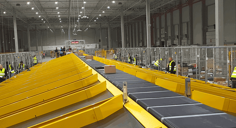 Crossbelt Sorter (9)