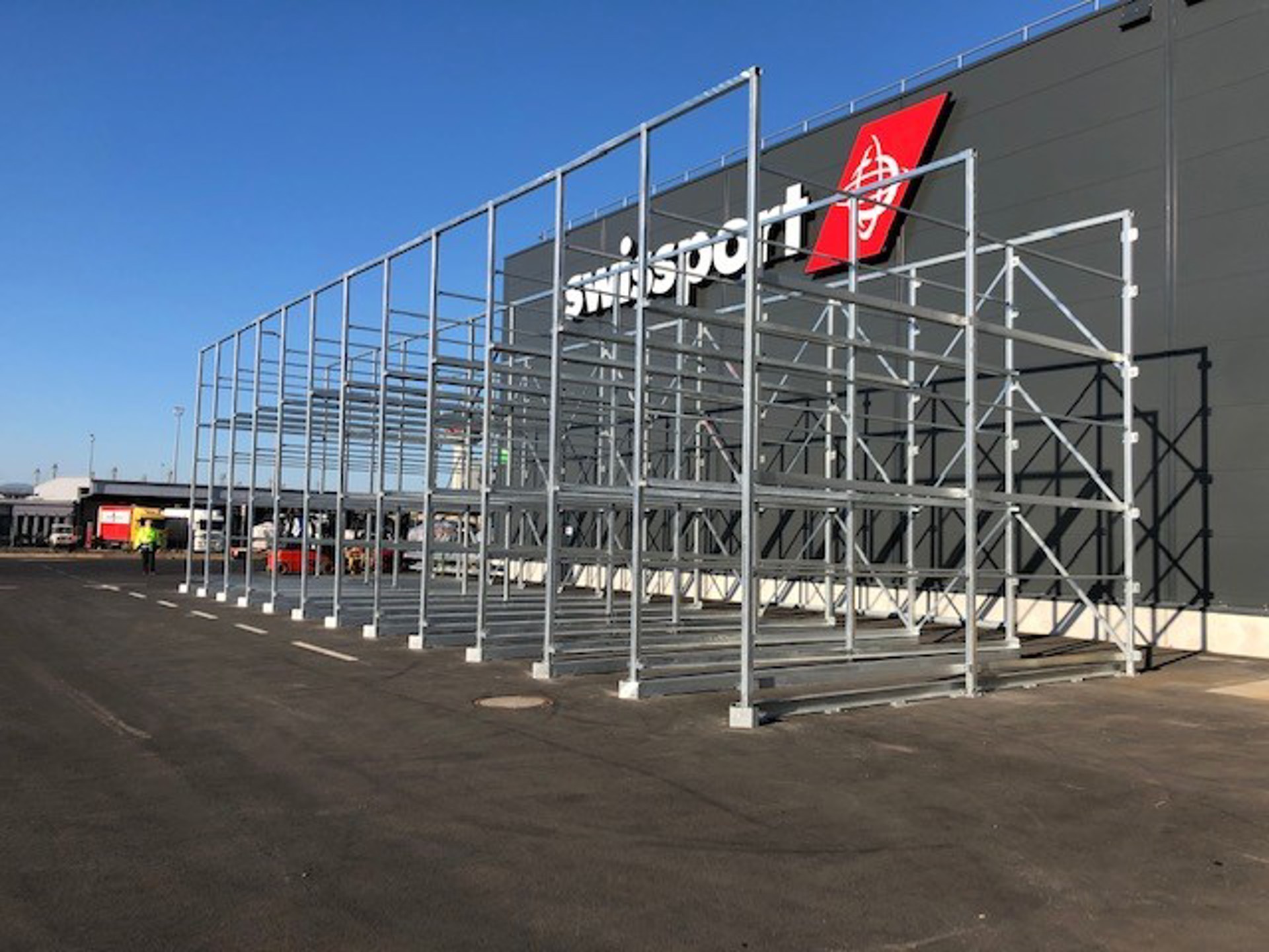 AKE Rack Swissport2